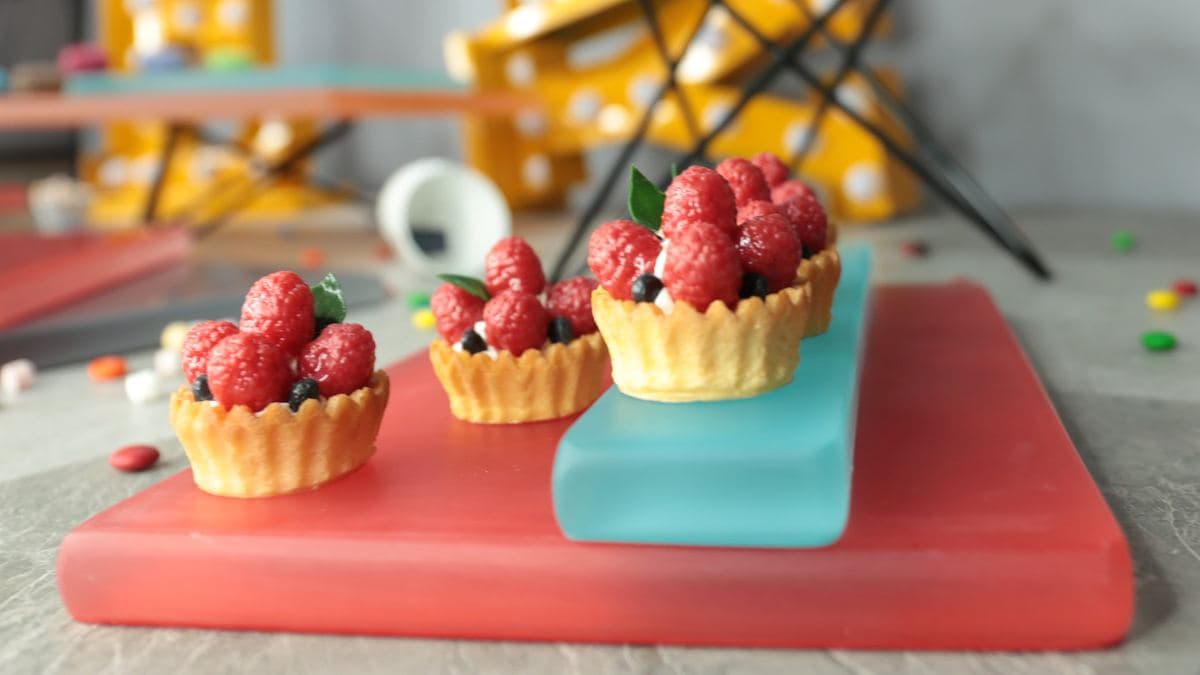 Tartlets on Efay display boards