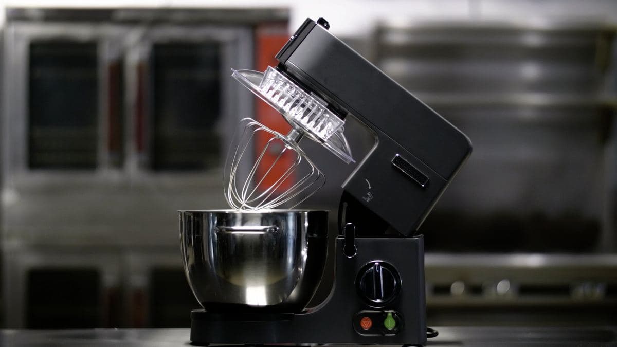 Hamilton Beach 8-litre stand mixer in a commercial kitchen